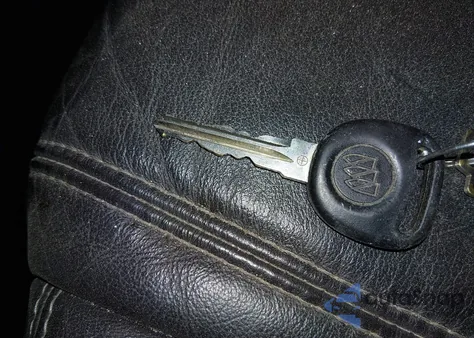 2017 Buick Enclave Leather z USA, uszkodzony, nr VIN 5GAKRBKD1HJ152516